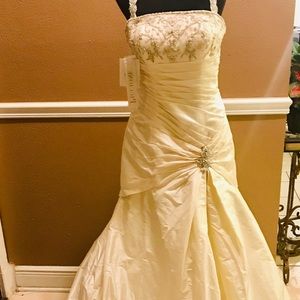 New Alfred Angelo Wedding/Prom dress